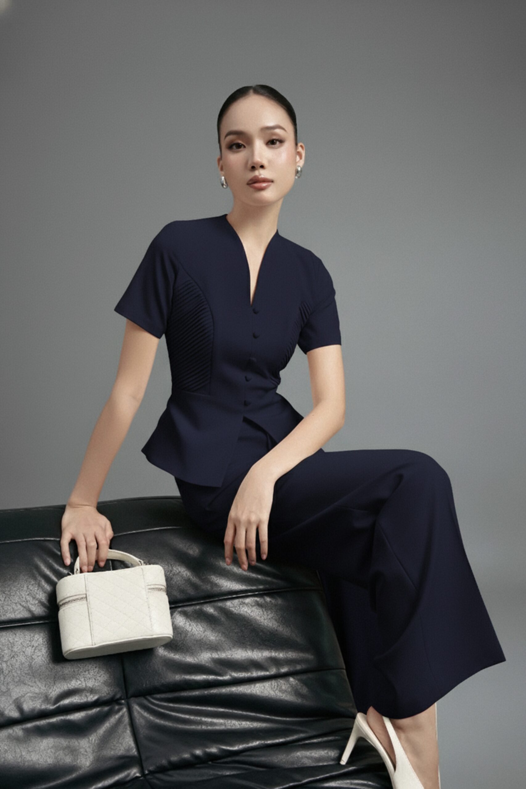 CELA SET – Áo peplum công sở cổ chữ V thanh lịch VA25078