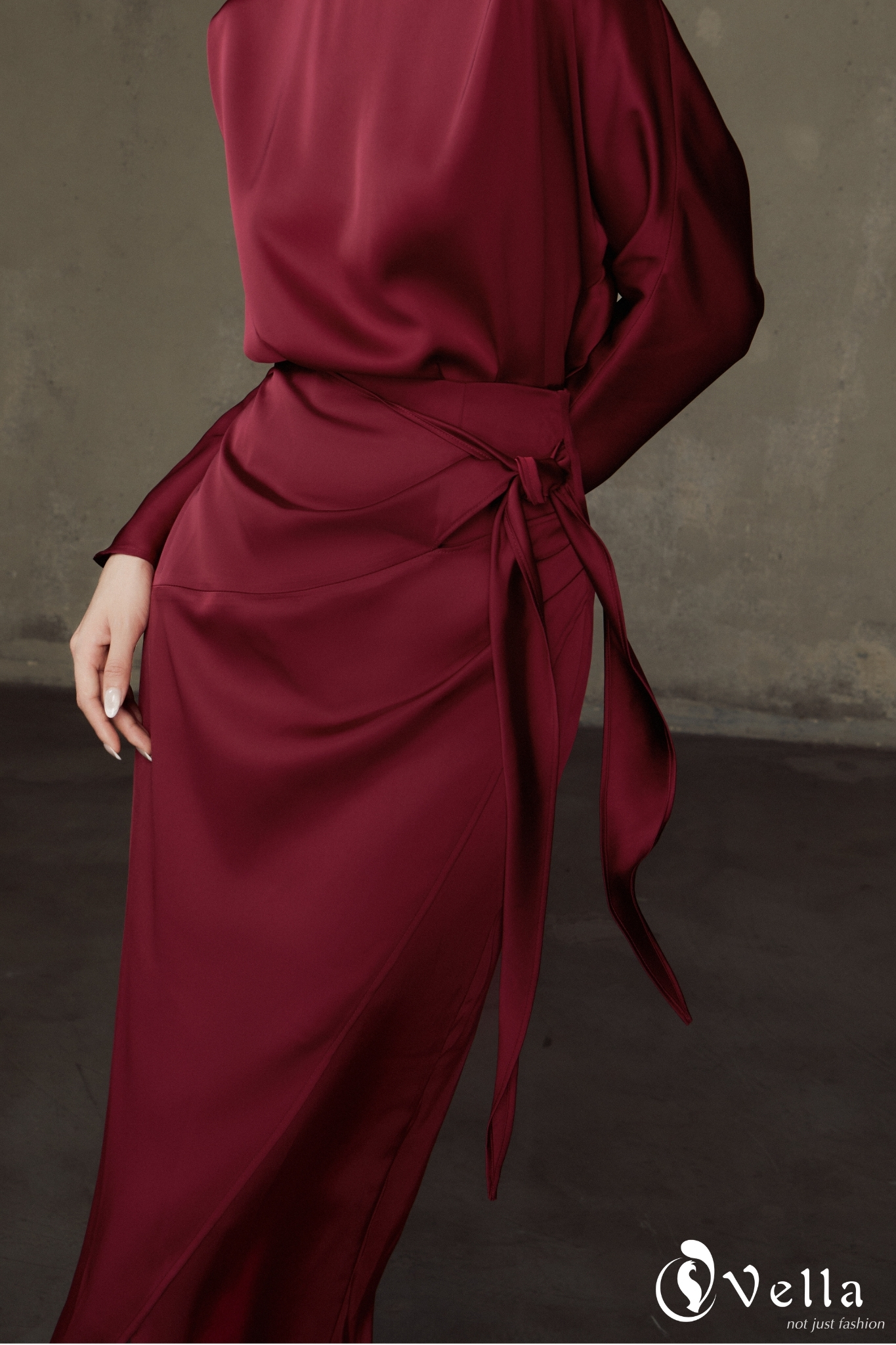 Chân váy bút chì công sở dáng dài che bụng màu đen, đỏ VV25089